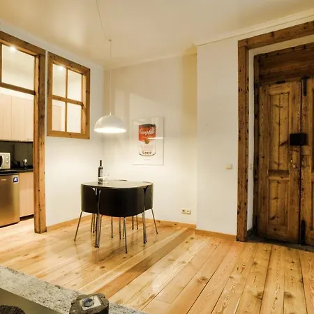 Bmyguest - Bairro Alto Charming Daire *
